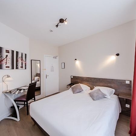 Logis Hotel - Le Petit Bellon Senlis  Luaran gambar