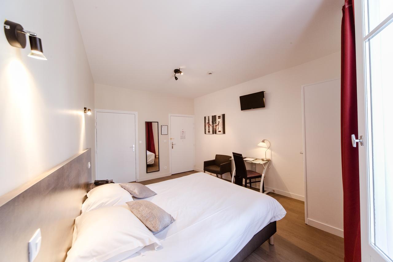 Logis Hotel - Le Petit Bellon Senlis  Luaran gambar