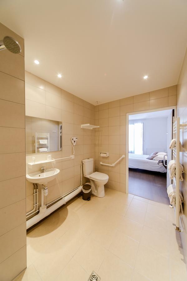 Logis Hotel - Le Petit Bellon Senlis  Luaran gambar