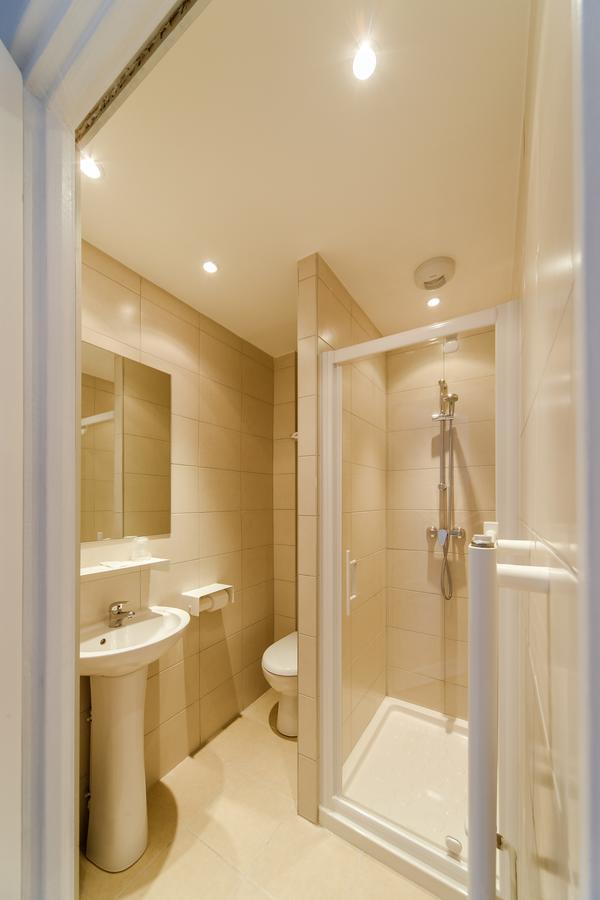 Logis Hotel - Le Petit Bellon Senlis  Luaran gambar