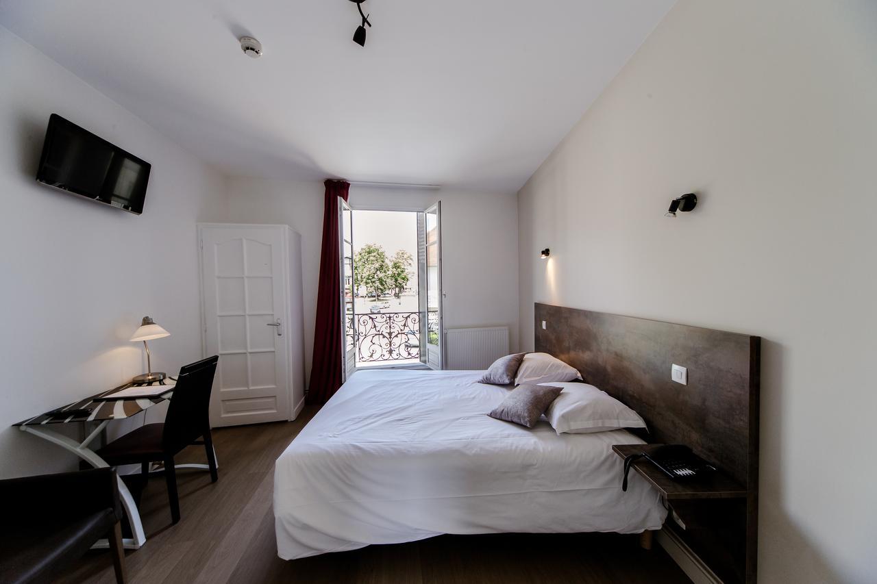 Logis Hotel - Le Petit Bellon Senlis  Luaran gambar