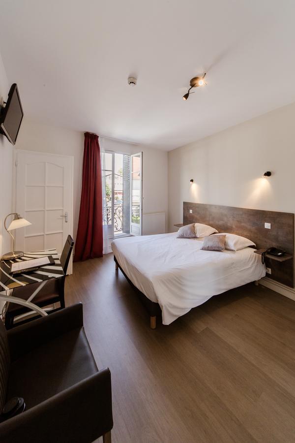 Logis Hotel - Le Petit Bellon Senlis  Luaran gambar
