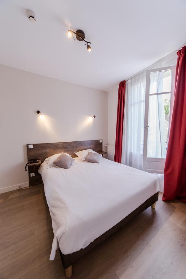 Logis Hotel - Le Petit Bellon Senlis  Luaran gambar