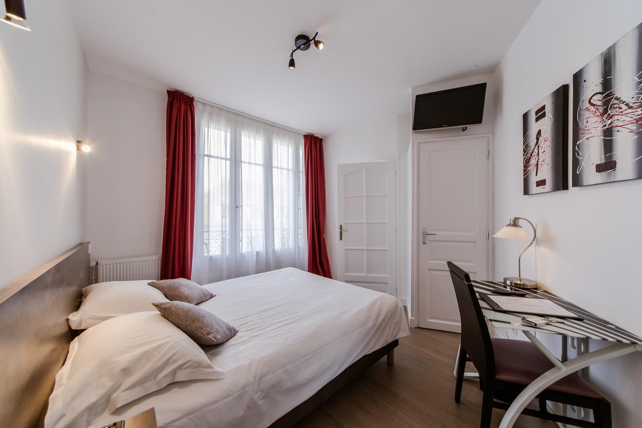 Logis Hotel - Le Petit Bellon Senlis  Luaran gambar