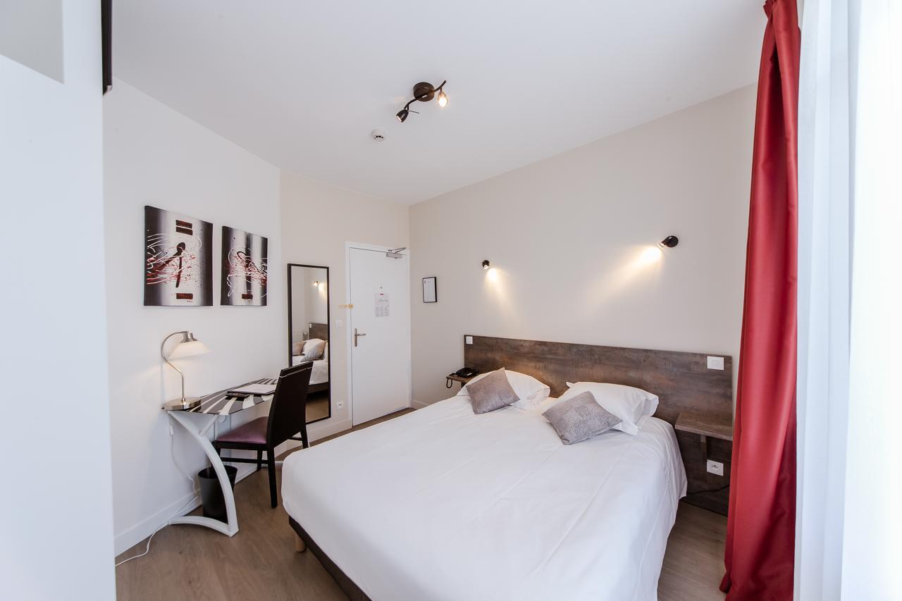 Logis Hotel - Le Petit Bellon Senlis  Luaran gambar