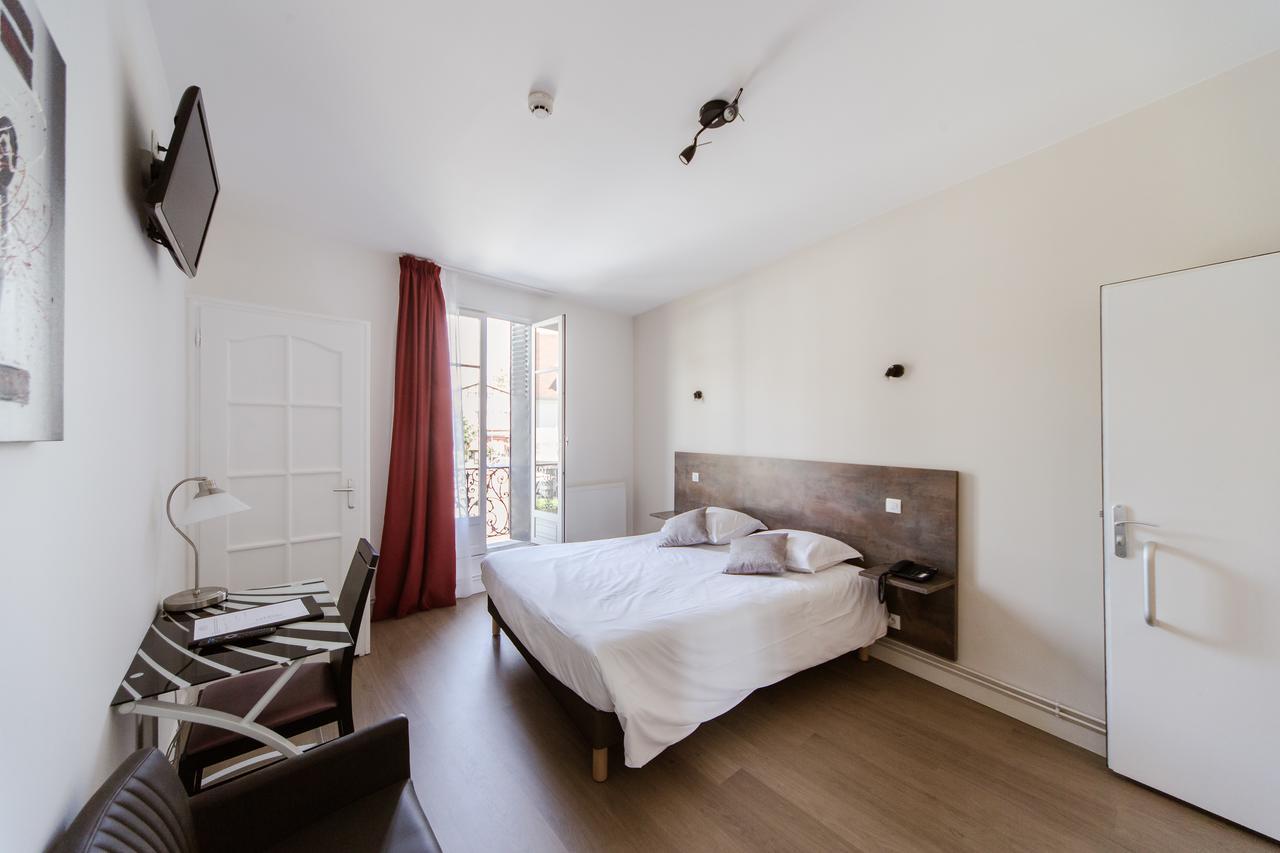 Logis Hotel - Le Petit Bellon Senlis  Luaran gambar